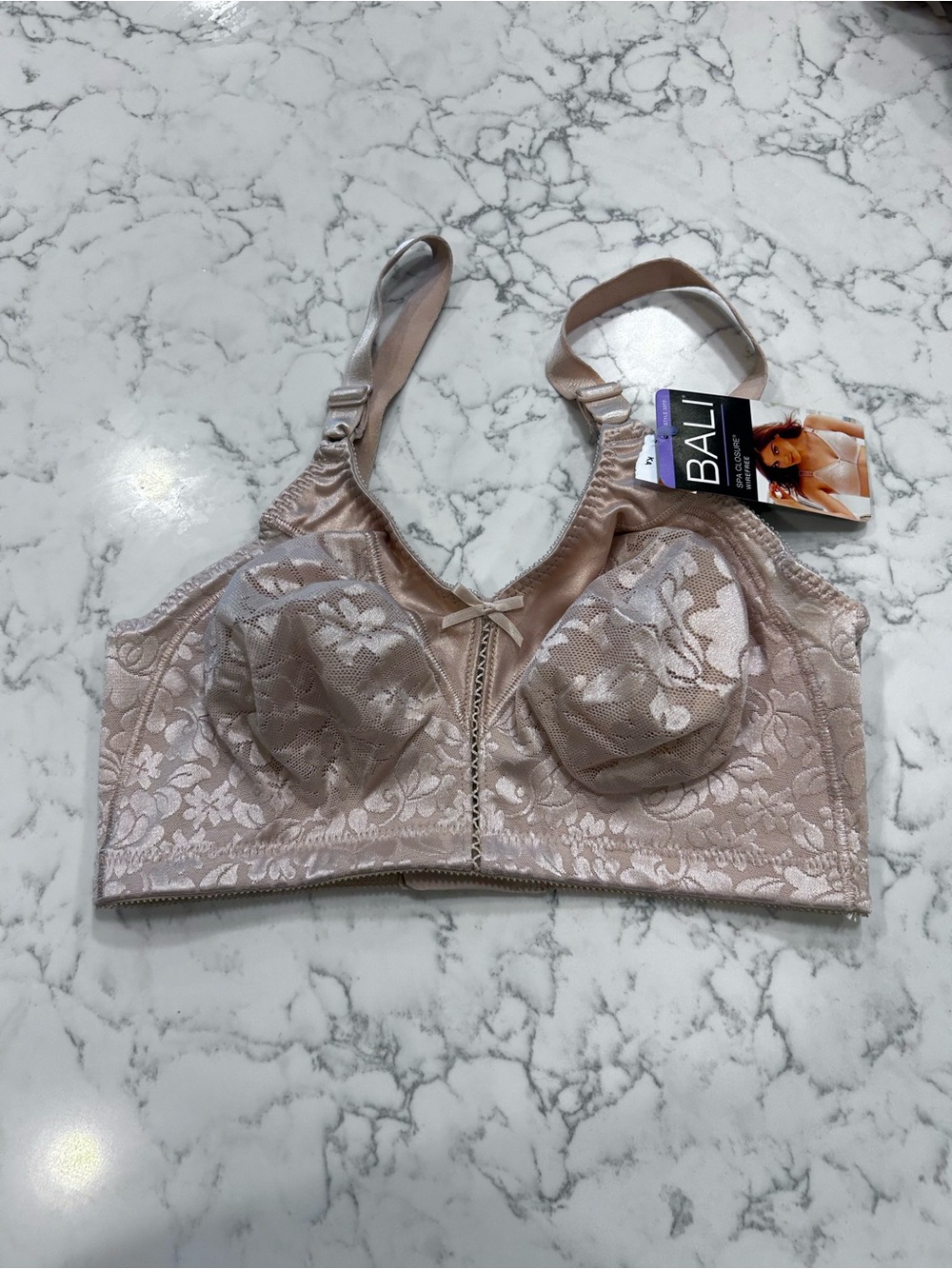 NWT Bali Spa Closure Wirefree Beige Bra Size 34DD